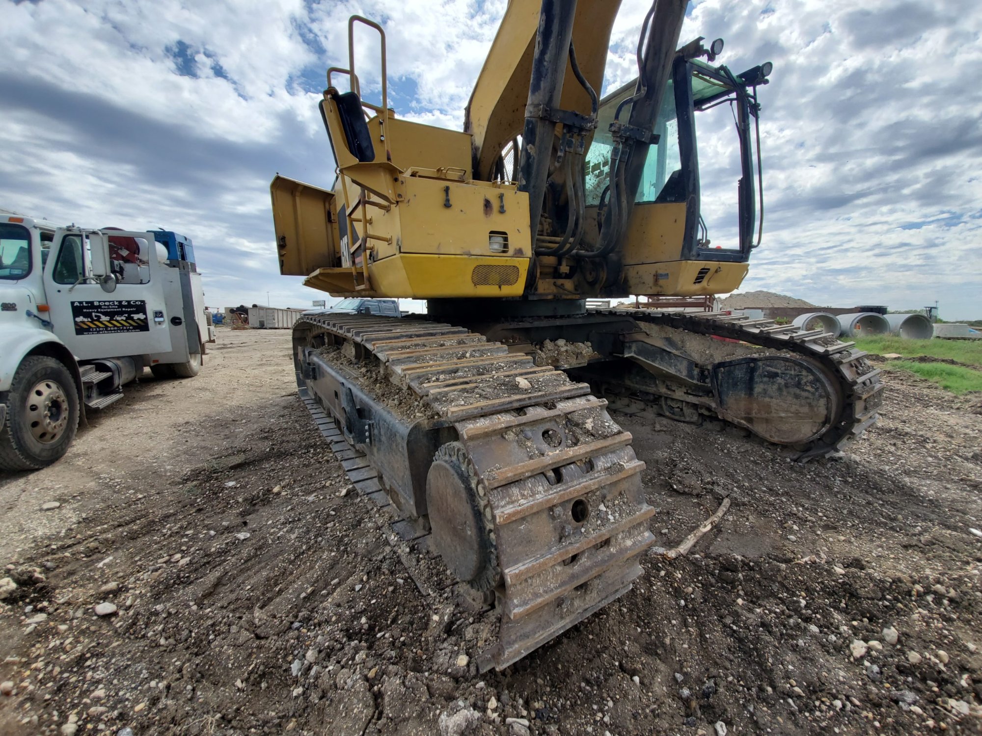 Mechanic on-site excavator repair San Antonio Texas A.L. Boeck and Co.