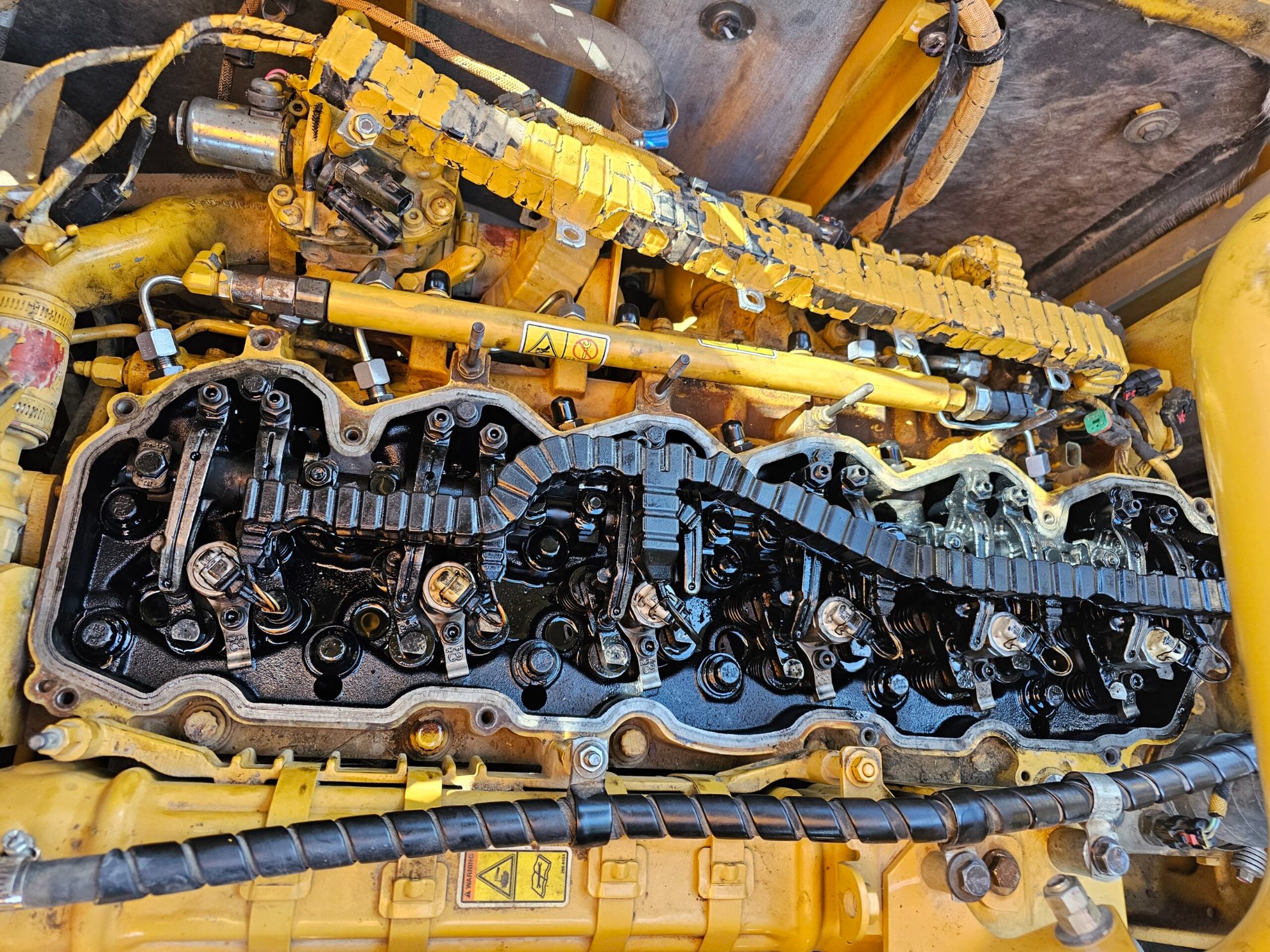 Valve train open engine work heavy equipment field service San Antonio Texas A.L. Boeck and Co.